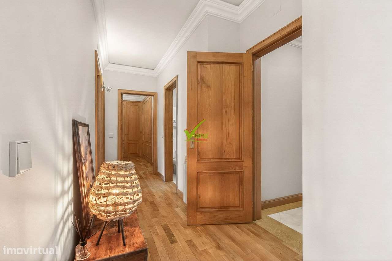 T. 4 com 3 lugares de garagem e arrumos - Centro da cidade da Maia-19