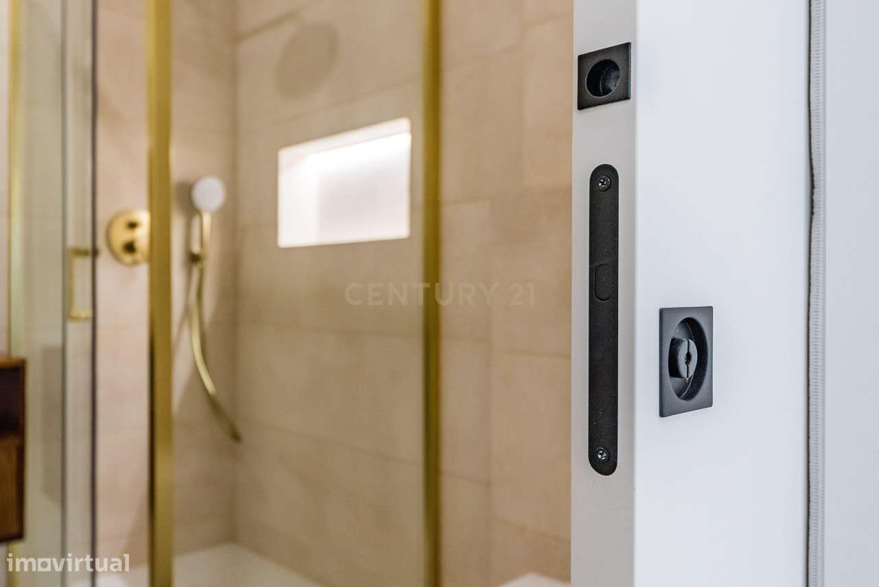 Apartamento T3 Totalmente Remodelado – Cova da Piedade, Almada-51