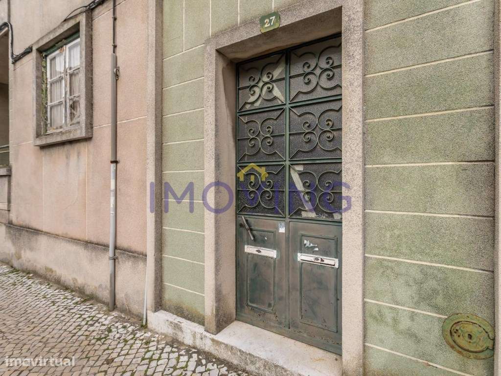 Prédio, moradia e garagens para Investimento-14