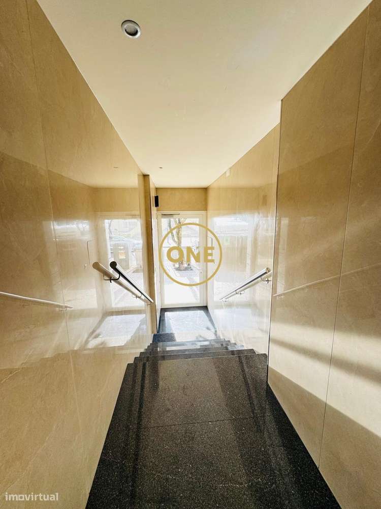 Apartamento T2+1 com vista mar - Grande imagem: 2/23