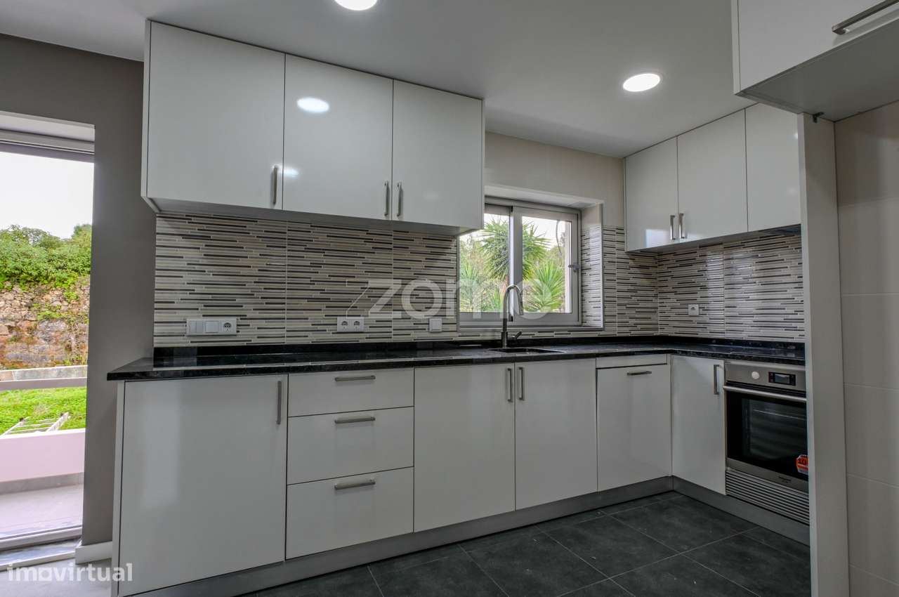 Apartamento T2 Remodelado com Garagem | Santa Clara | Coimbra-12