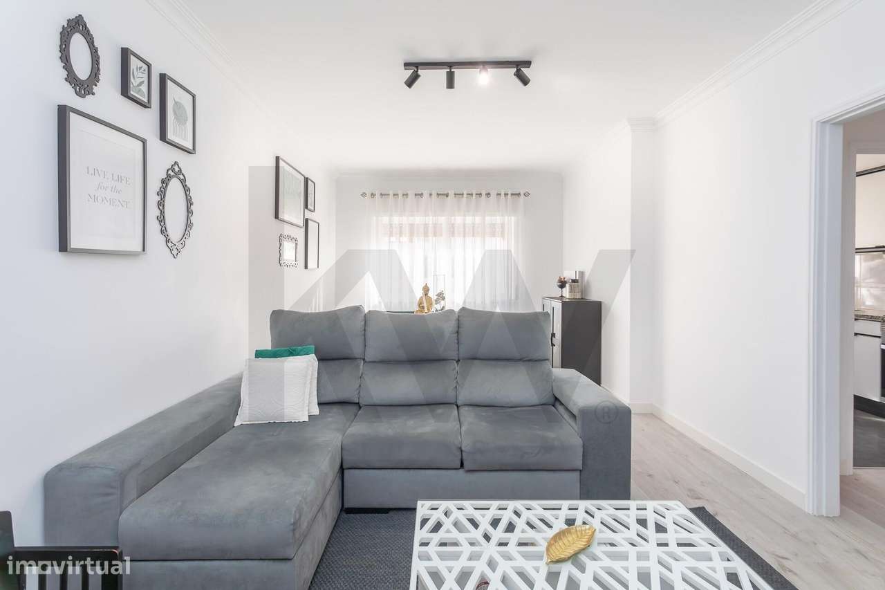 O Seu Novo Refúgio na Avenida de Fitares : T2 renovado e cheio de sol-30