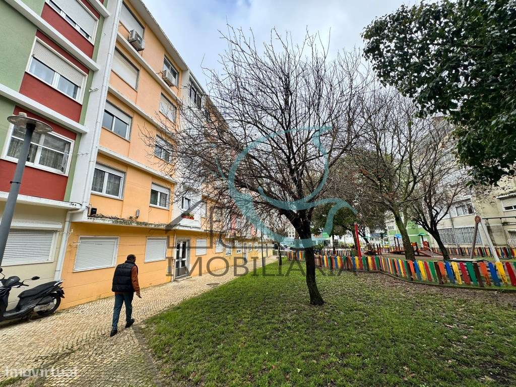 Apartamento T2 à venda em Pedralvas - Benfica | Lisboa - Grande imagem: 2/17