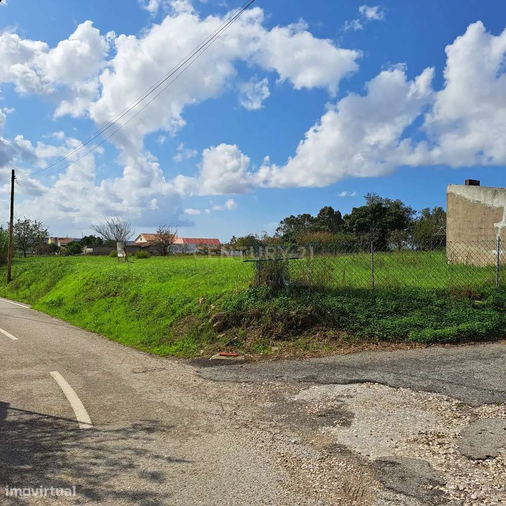 Terreno  plano com duas frentes para construção - Grande imagem: 3/12