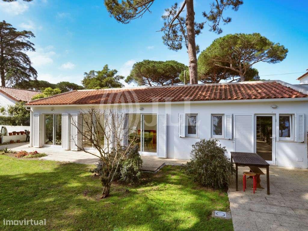 Moradia T4 com jardim no Banzão em Colares-47
