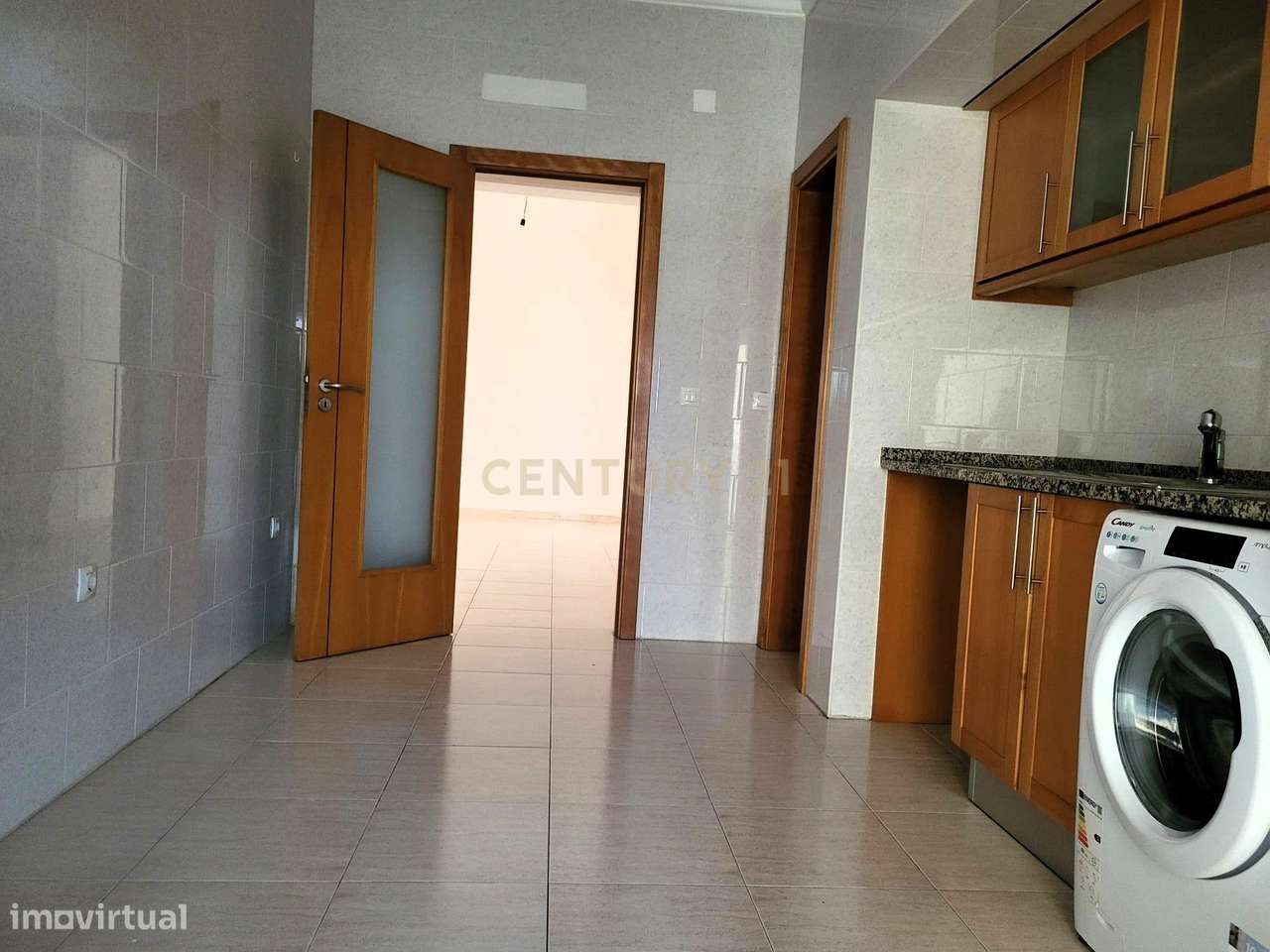 Apartamento T2 com uma área total de 138 m², situado na Azambuja - Grande imagem: 4/16