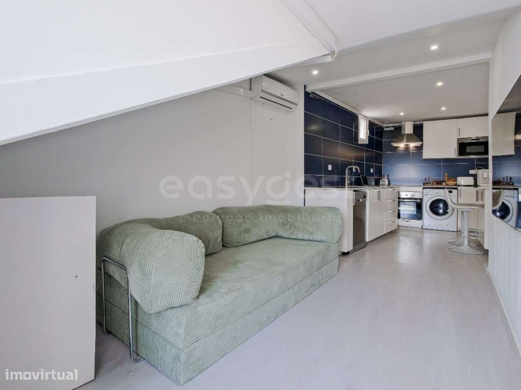 T2 remodelado no coração de Lisboa, entre o Bairro Alto e Santos-27