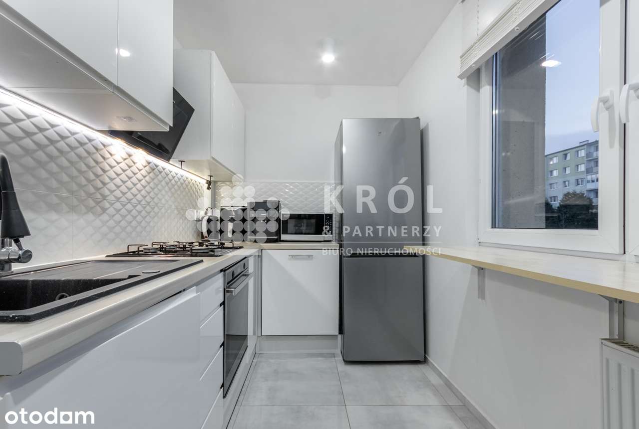 2 pokojowe mieszkanie do wejścia z balkonem na Komuny Paryskiej!-8