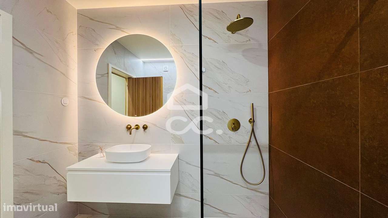 Apartamento T3 de Design Exclusivo no Coração da Baixa de Setúbal-26