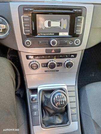 Volkswagen Passat Variant 2.0 TDI BlueMotion Technology Comfortline - 11
