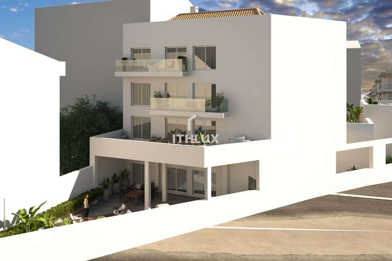 Luxuoso duplex de 3 quartos, apartamento contemporâneo no coração de T - Grande imagem: 4/9
