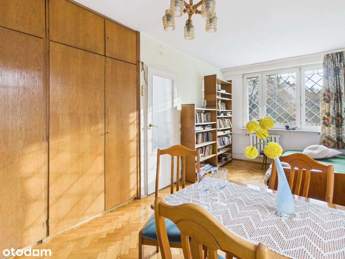 Jasne kompaktowe mieszkanie z widną kuchnią-18