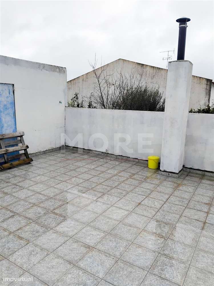 Moradia T3 Térrea Totalmente Remodelada-16