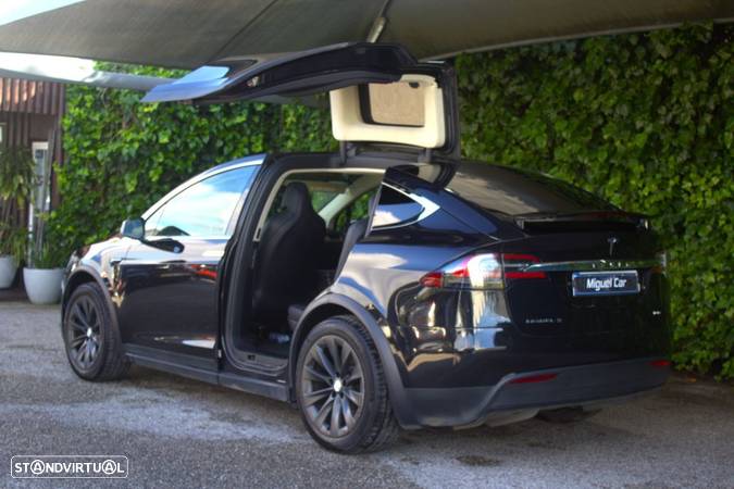 Tesla Model X 100D - 12