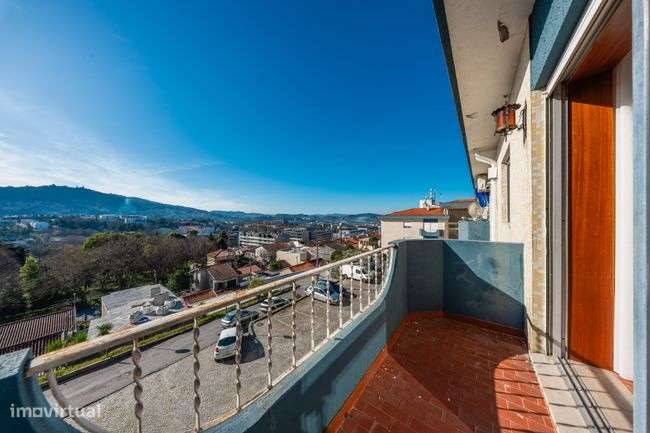 Apartamento T3 Remodelado em Guimarães-11