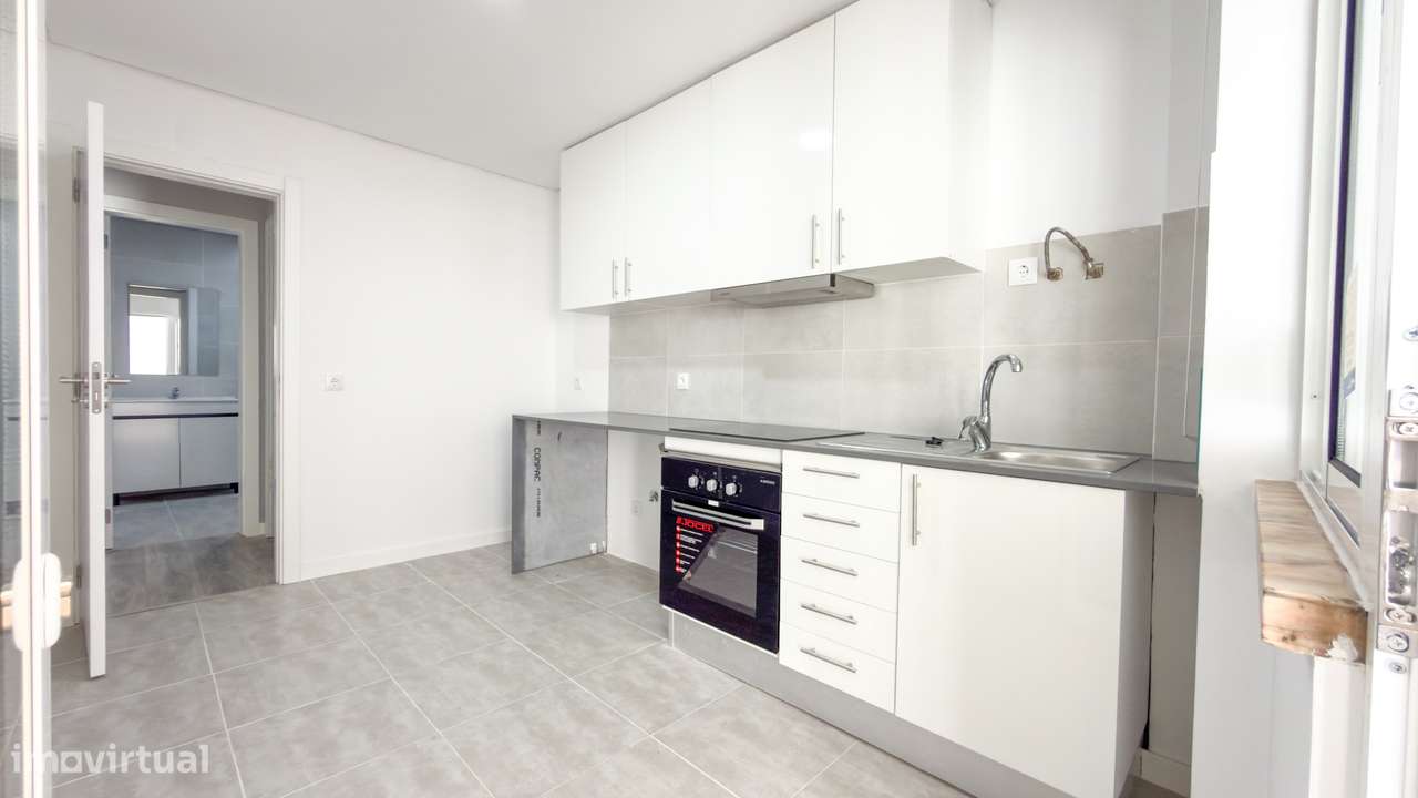 T2+1 renovado com área exterior no Feijó-5