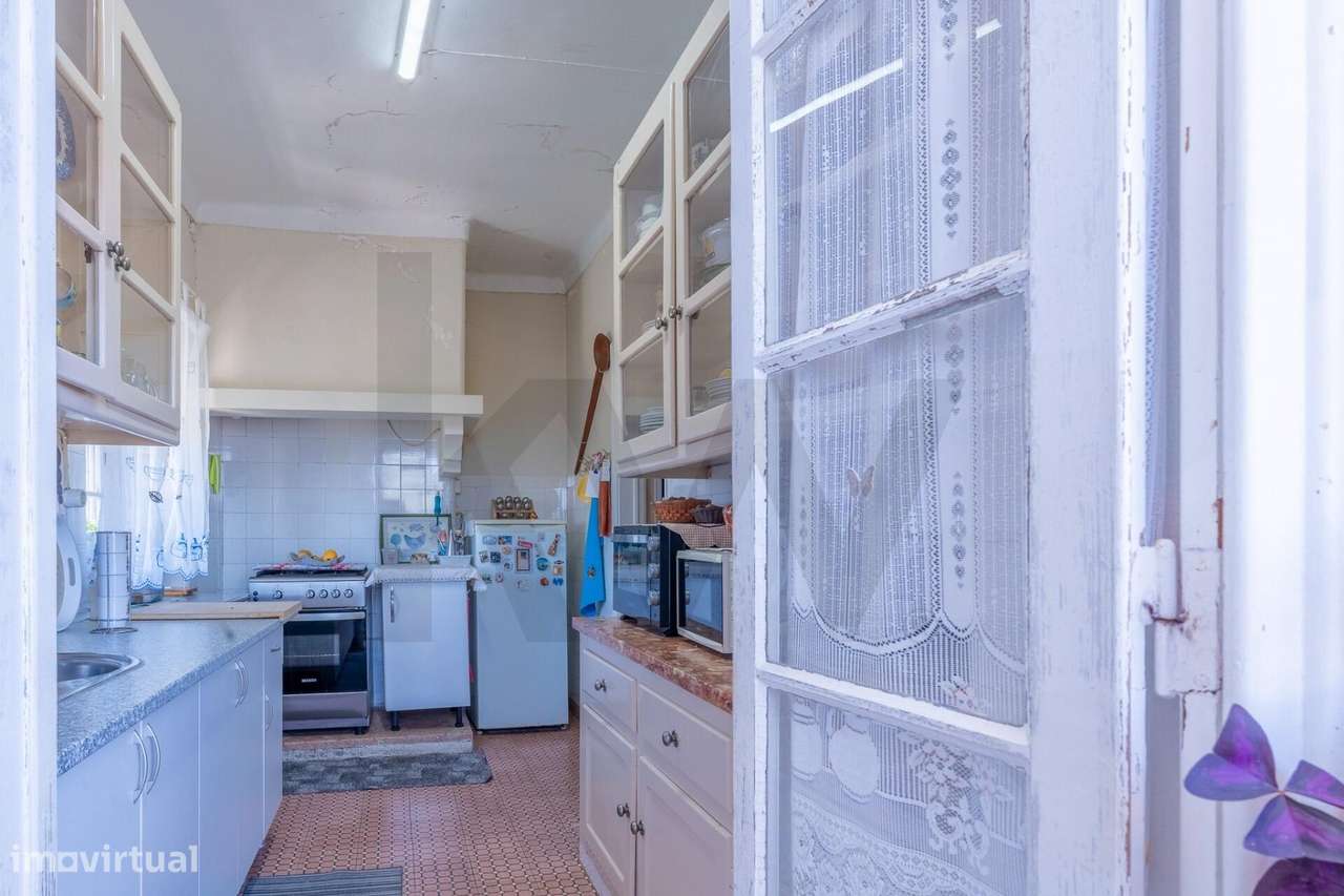 Quinta com 14.920m2 com Moradia T6 e Café em Tomar - Grande imagem: 4/60