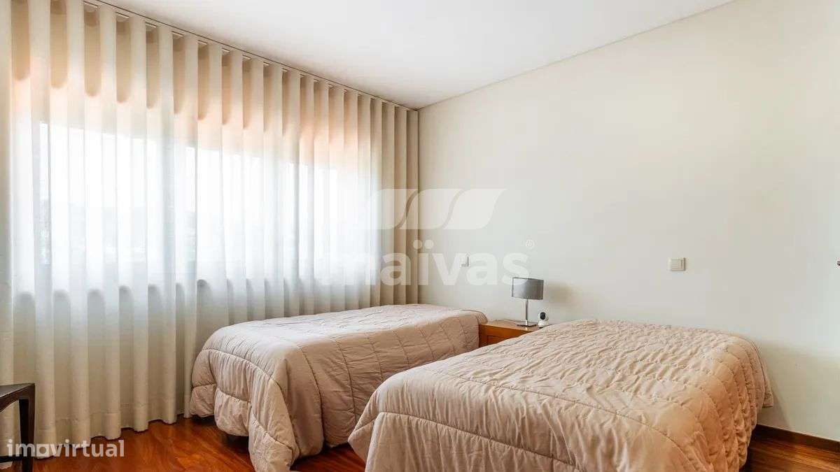 Moradia Gaveto T4-26