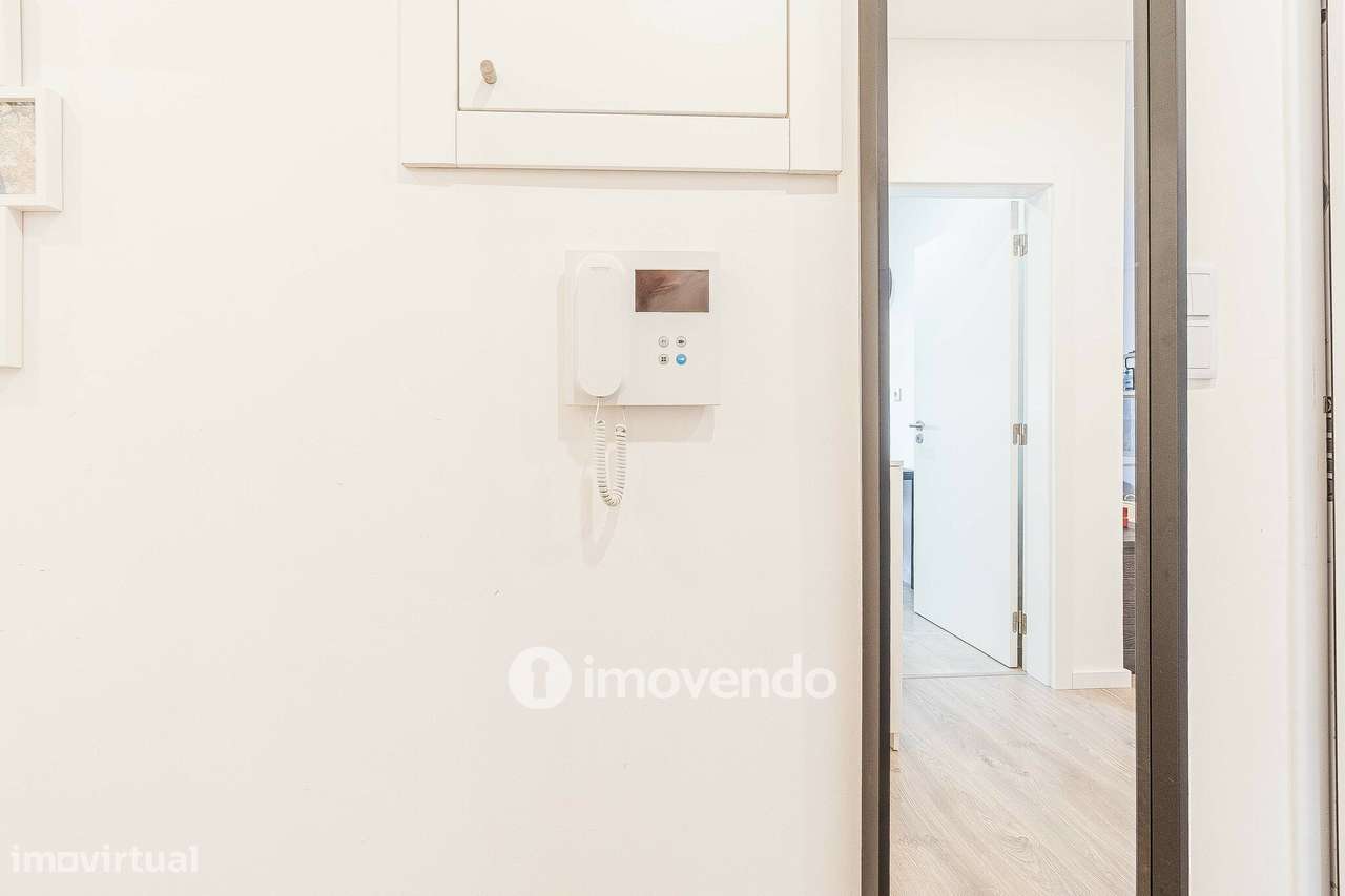 Apartamento T2, com áreas amplas e varanda, na Póvoa de Santa Iria-35