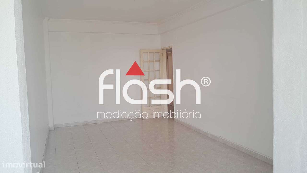 T2 Remodelado com elevador e arrecadação na Figueirinha -Oeiras-10