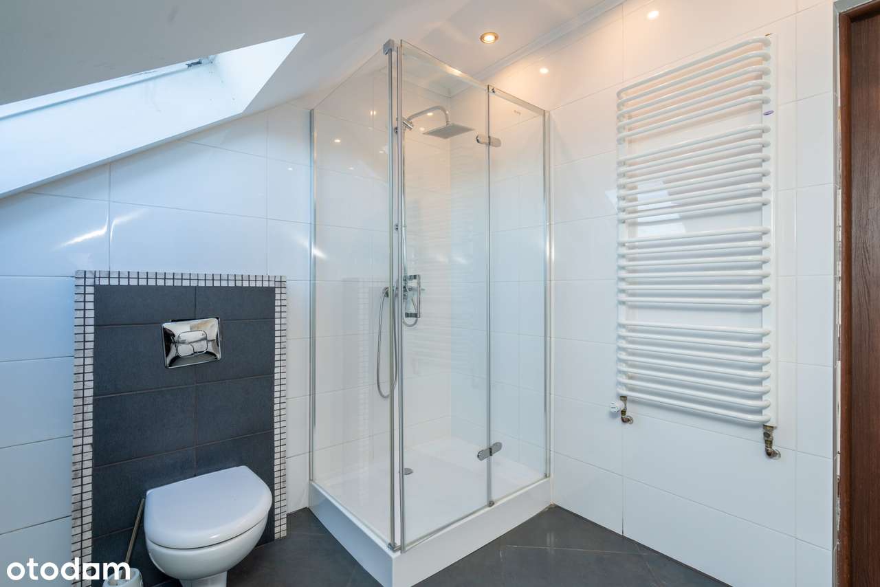 DOM Z POTENCJAŁEM I DWOMA NIEZALEŻNYMI MIESZKANIAMI – RADOCZA.-18