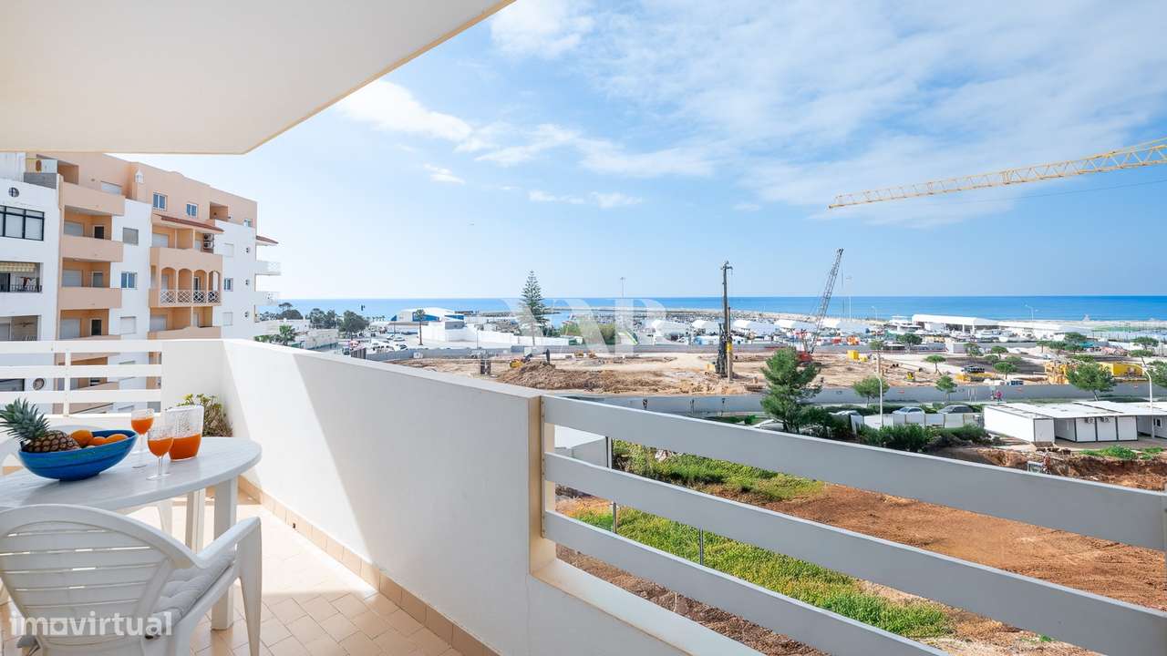 Apartamento T3 com Vista Mar na Quinta do Romão, Quarteira-1