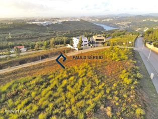 Lotes de Terreno em Loteamento para construção cave+r/chão+2 andares.