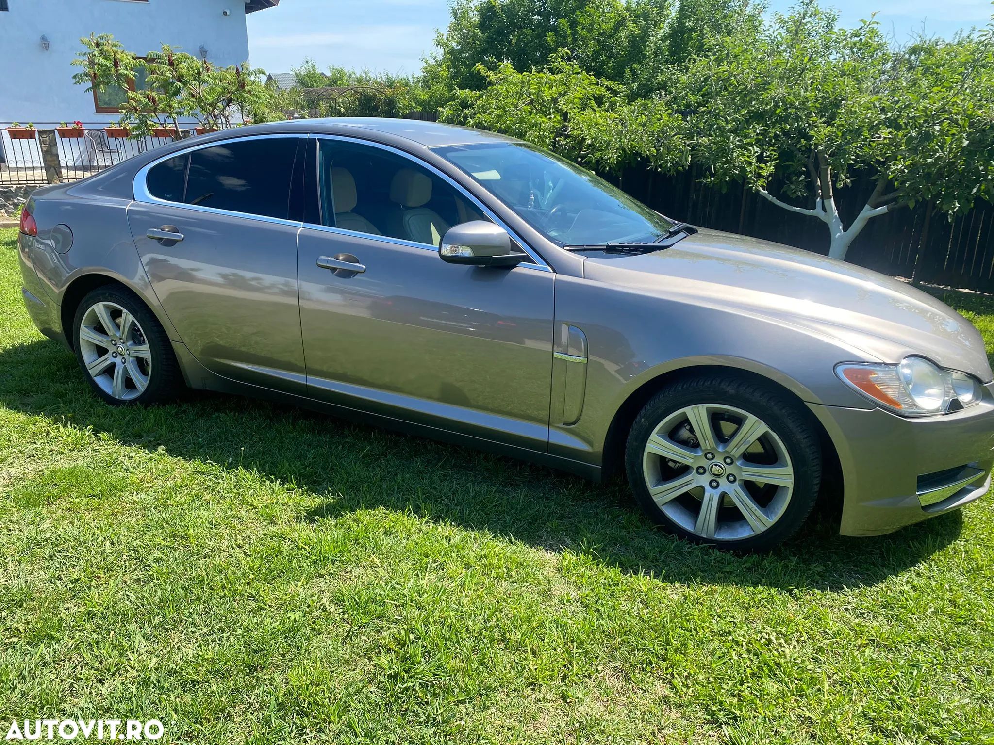 Jaguar XF 2.7 V6 Diesel Premium Luxury - 1