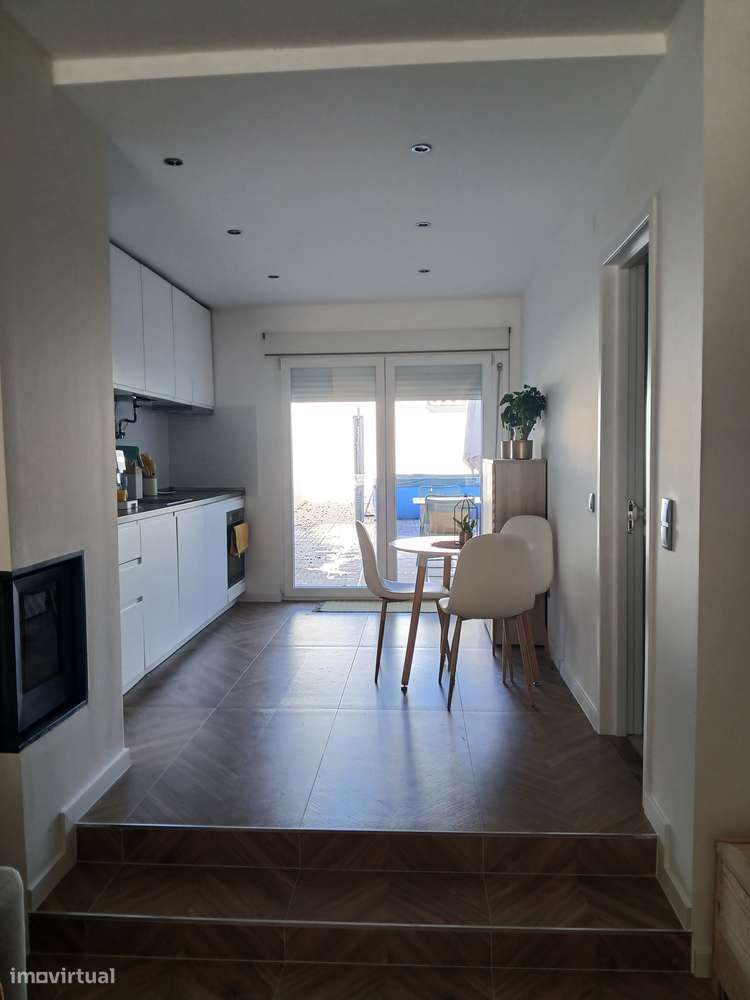 Moradia T2 Renovada com Quintal e Dois Pisos — CUF Montijo - Grande imagem: 5/21