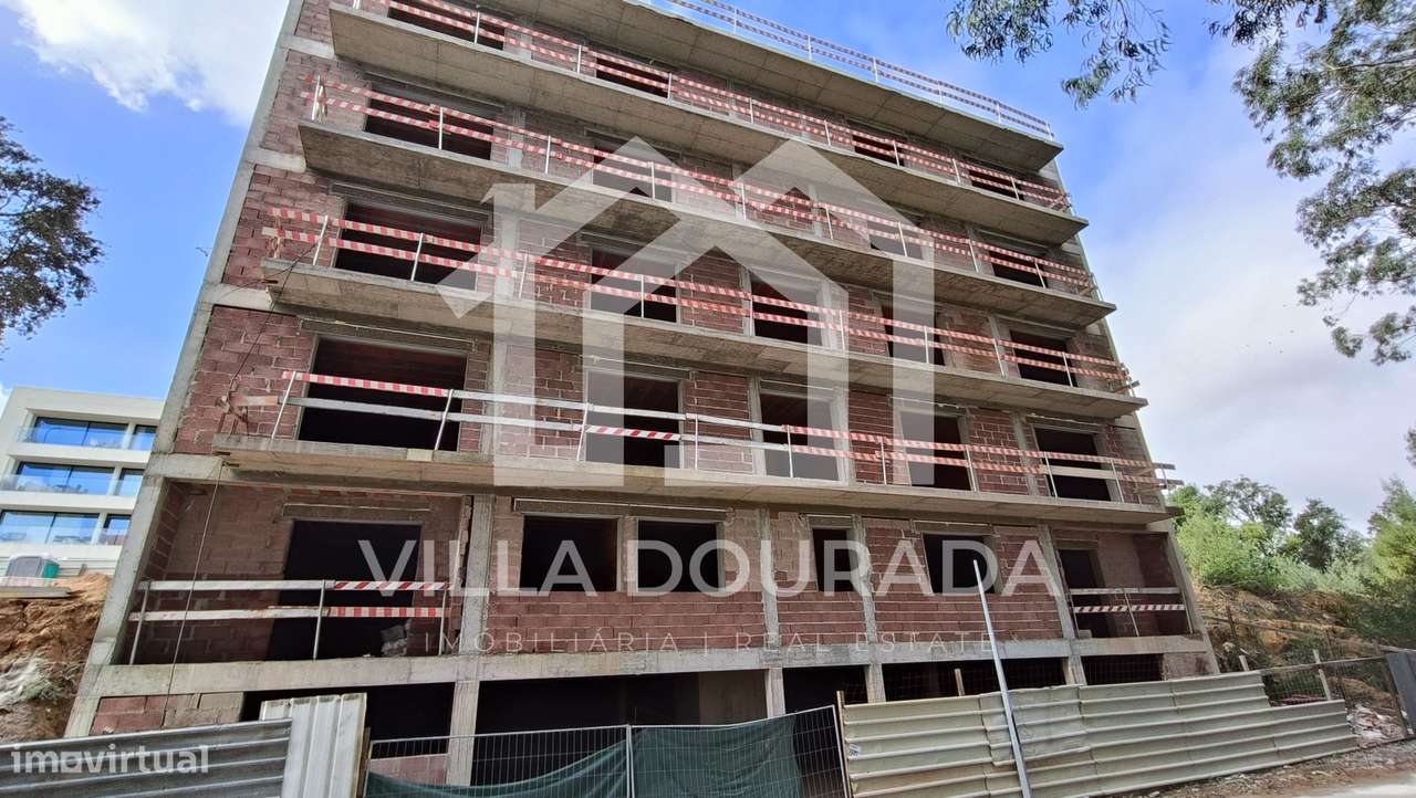 Apartamento T1+1 com Garagem na Serra de Canelas-0