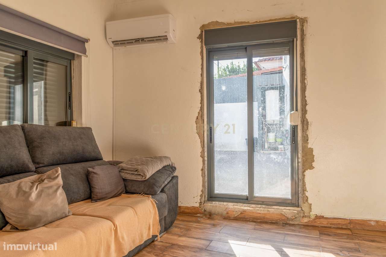 Moradia térrea T4 com garagem e logradouro em Águas de Moura | Av. da - Grande imagem: 5/44