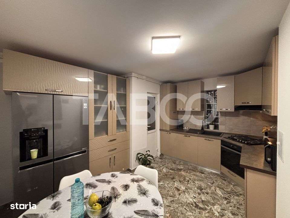 Casa de vanzare cu 5 camere + un teren 150mp bonus Zona Terezian - Imagine principală: 5/19