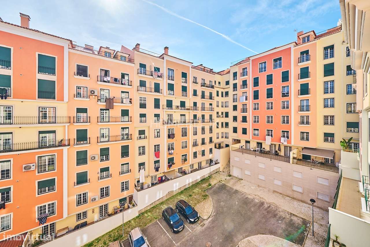 T2 no Neudel: Conforto Moderno com Vida de Bairro à Porta-16
