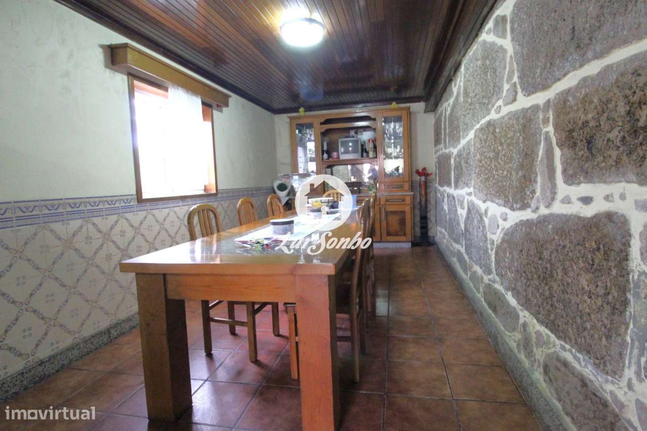 Moradia T3 com jardim em Barcelos-24