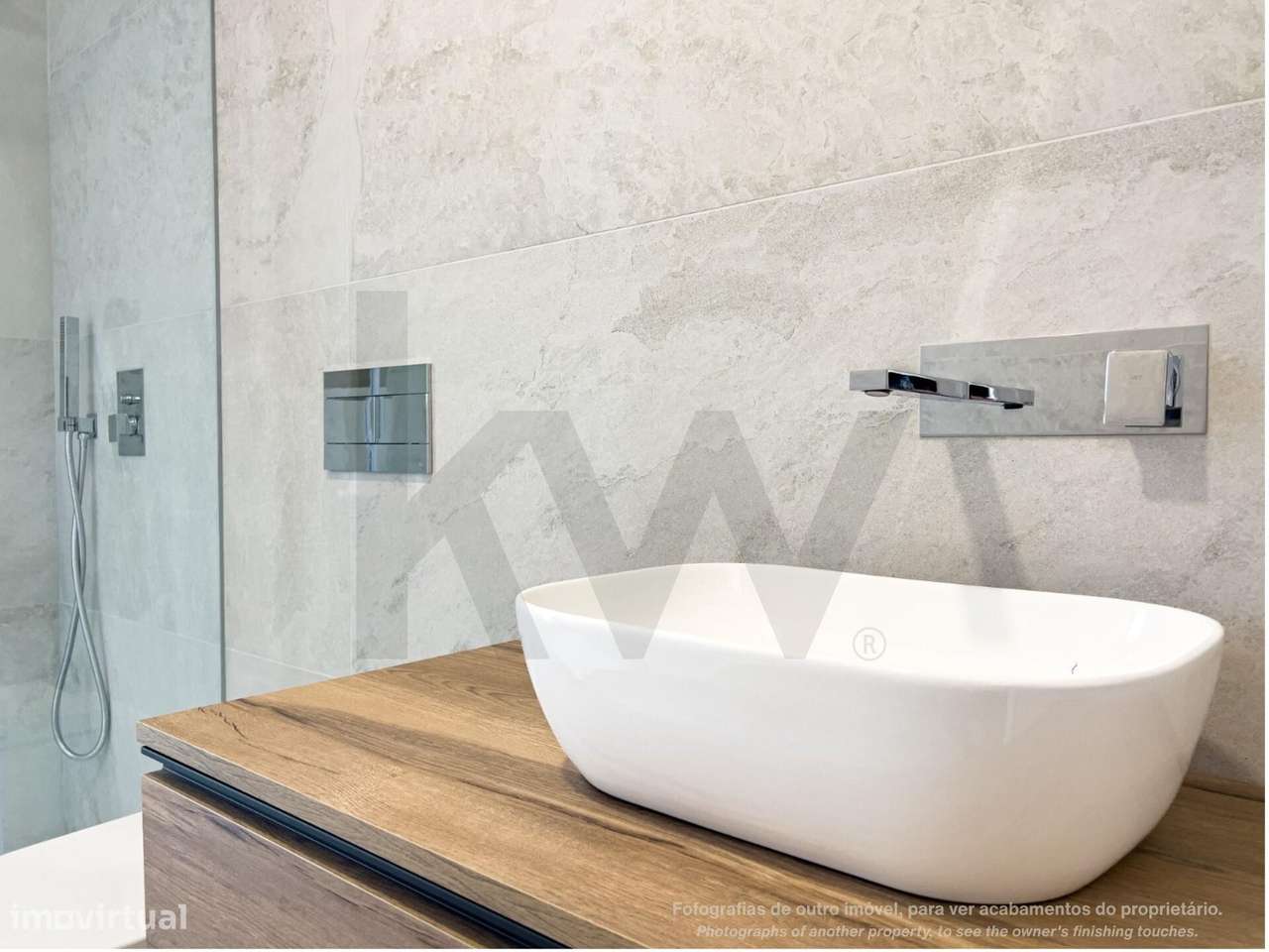 Moradia térrea T3, com suite, jardim, piscina e parqueamento-16