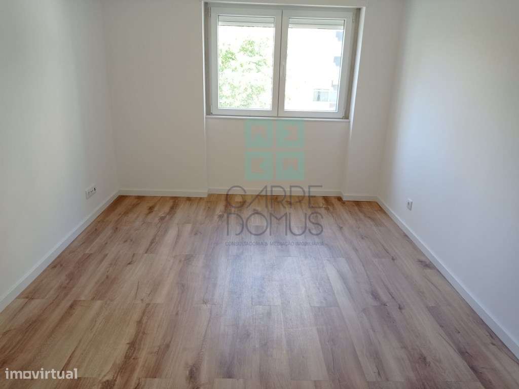 Apartamento T3 , remodelado, no Lumiar - Lisboa-25