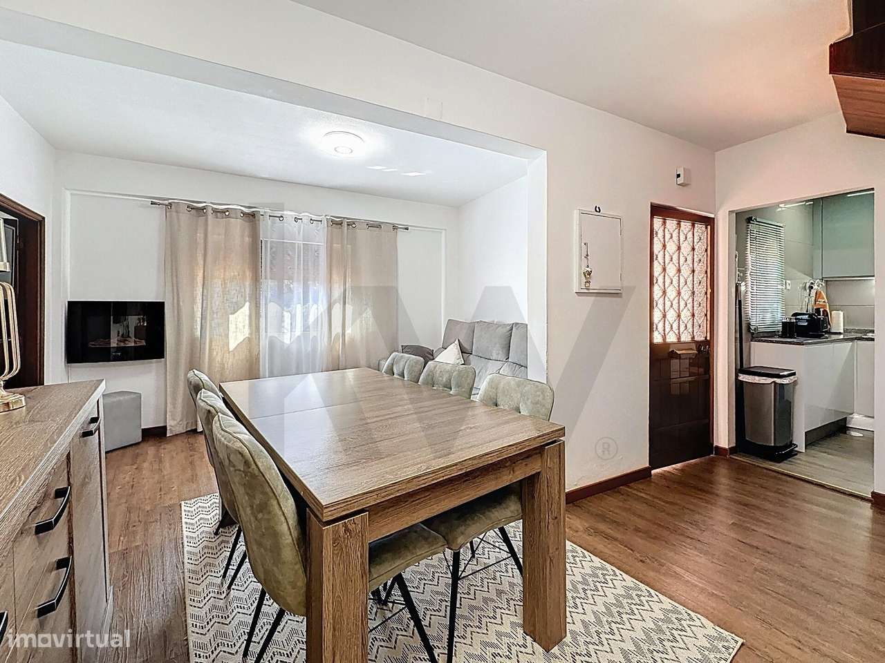 Moradia T3 Remodelada c/ Exterior & Garagem - Excelente Localização ! - Grande imagem: 3/36