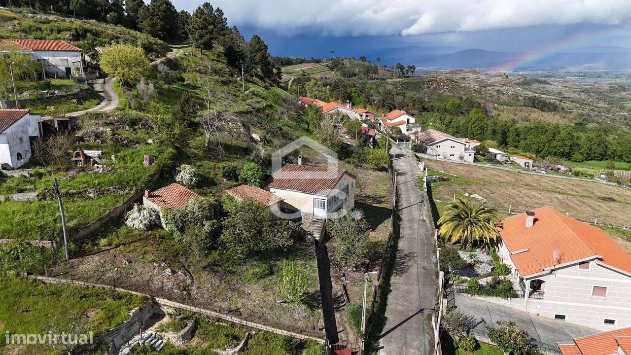 Moradia para reconstrução com vistas desafogadas para a montanha - Grande imagem: 5/36