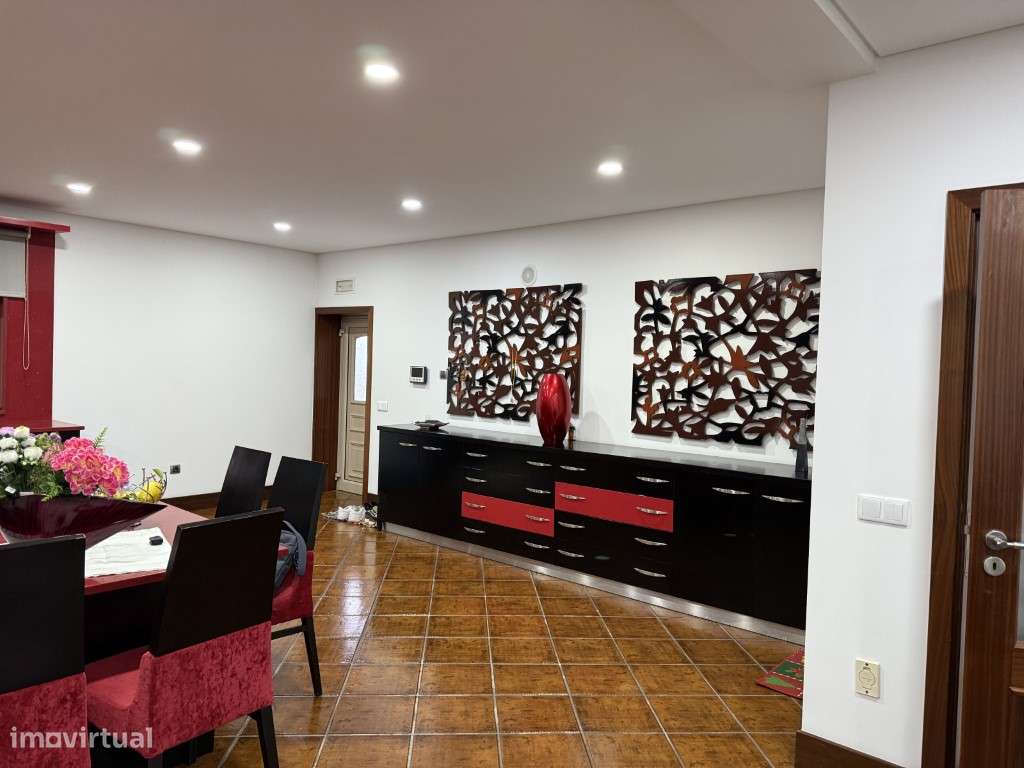 Moradia T5 de cave e rés-do-chão | Airães, Felgueiras - Grande imagem: 5/29