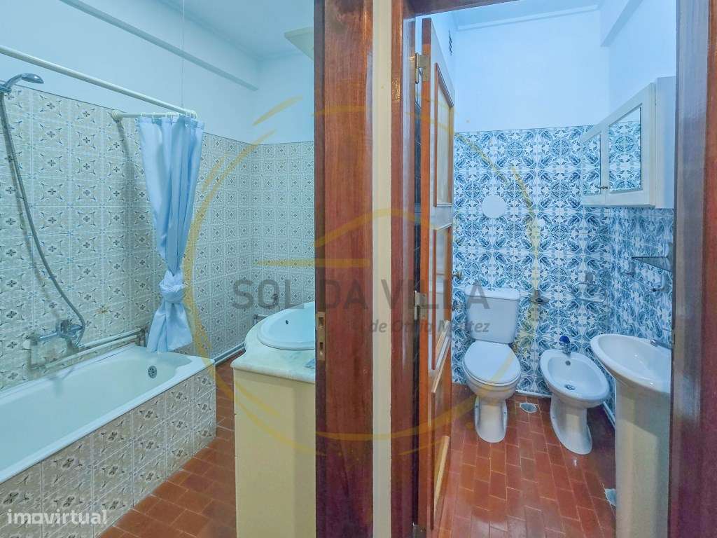 Apartamento T3 com 3 varandas - Laranjeiro, Almada - 310.000€-13