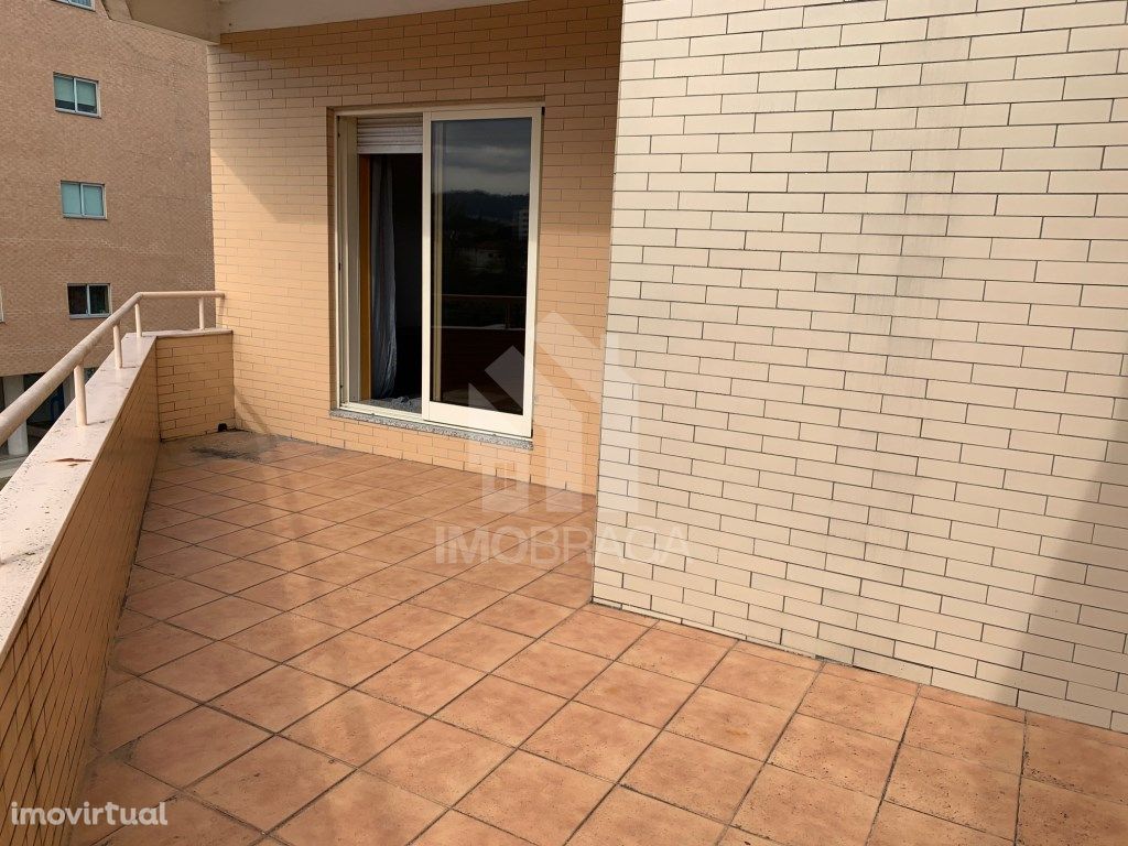 Apartamento T3 com Terraço, em Real - Braga