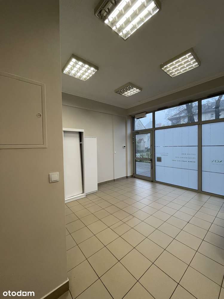 Lokal z witryną w centrum - Pełny obrazek: 2/4