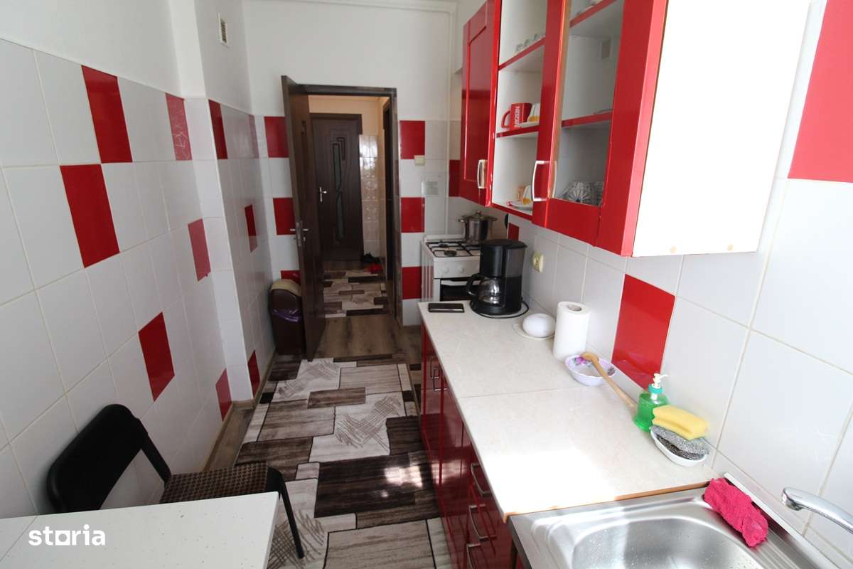Vând apartament 2 camere în Hunedoara, Central-Parc Corvin, etaj 3...-7
