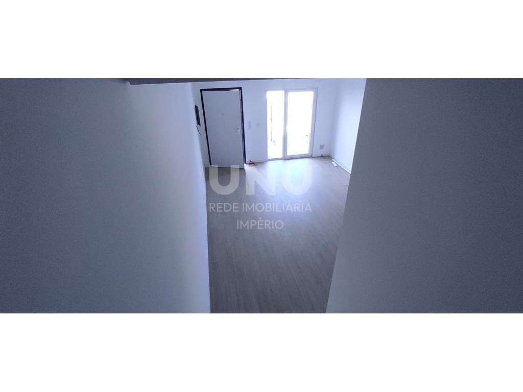 MORADIA PREMIUM TRIPLEX 5 ASSOALHADAS em Fernão Ferro 3 WC-29