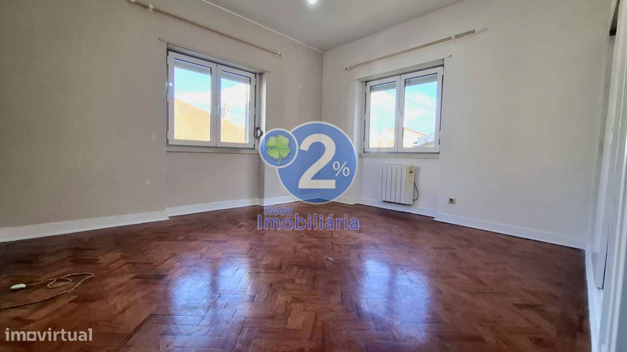 Apartamento T5 Duplex com Logradouro - Pousos-28