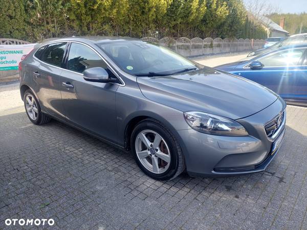 Volvo V40 D4 Drive-E Momentum - 9