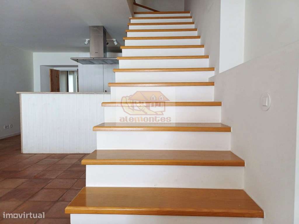 Moradia renovada - centro-7