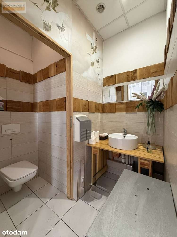 Lokal użytkowy w centrum miasta na sprzedaż-4