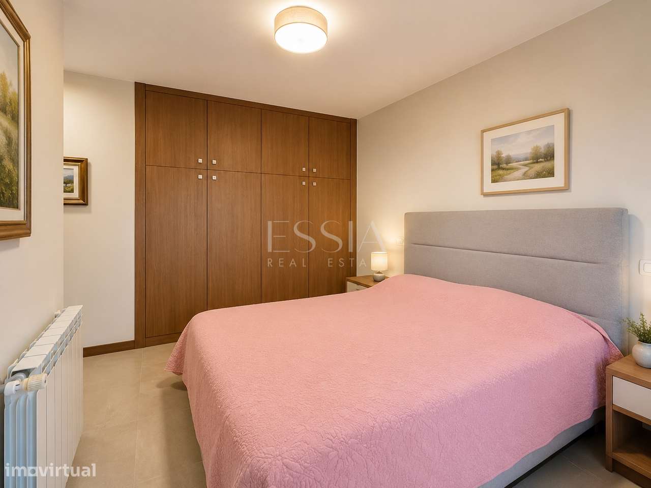 Apartamento T2 Remodelado no Arrábida Place com Garagem-9