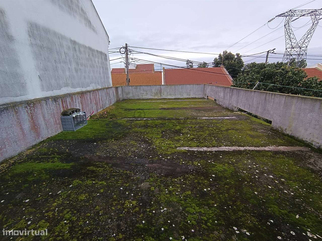 Terreno Urbano de 270m2 com Viabilidade de Construção de 162m2, Vila C-15